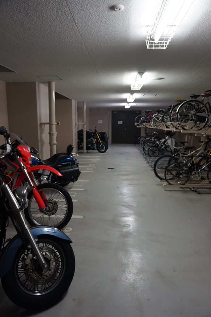 バイク置き場の画像